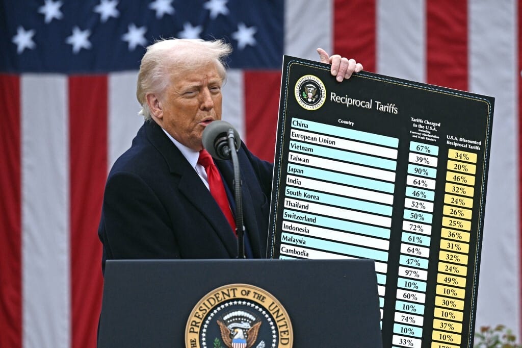 Felfüggesztette Trump vámjainak nagy részét a bíróság