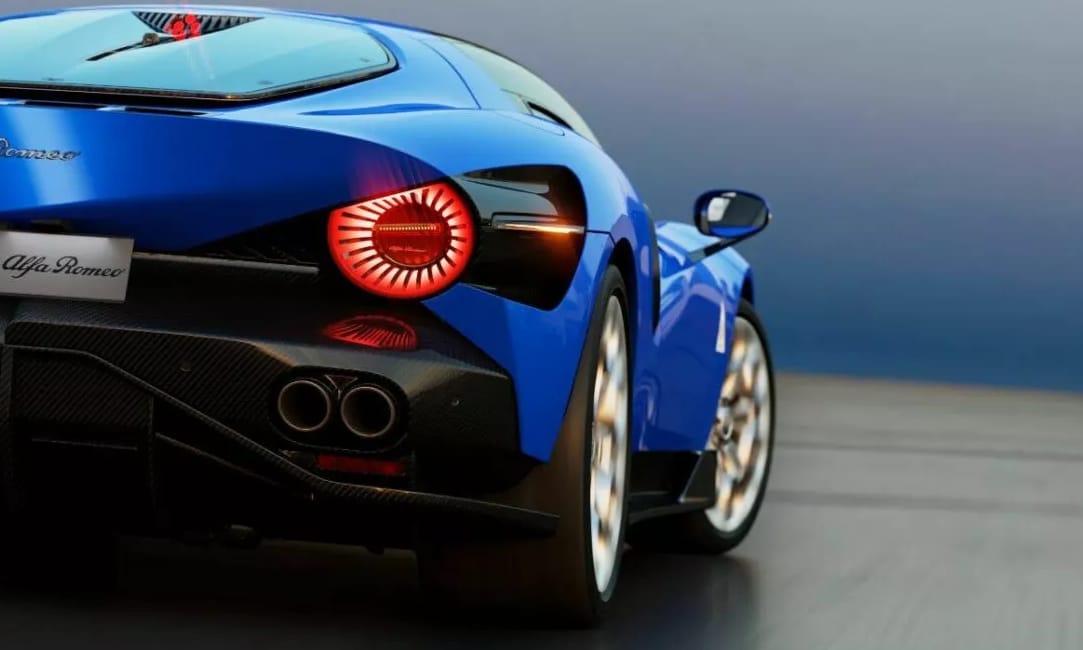 Olasz kékség: igen impozáns az Alfa Romeo biturbó V6-os új szupersportkocsija