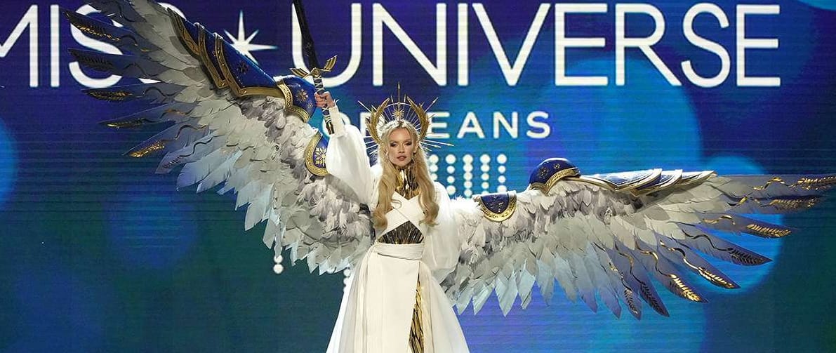Robotszárnyú harciangyalnak öltözött Miss Ukrajna