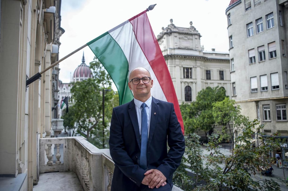 A versenyhivatal elnöke nyíltan beállt a kormány mögé a SPAR-vitában