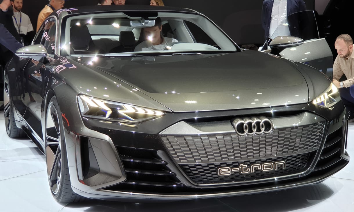 Európába jött az Audi Tesla-verőnek ígérkező sportos szedánja, megnéztük