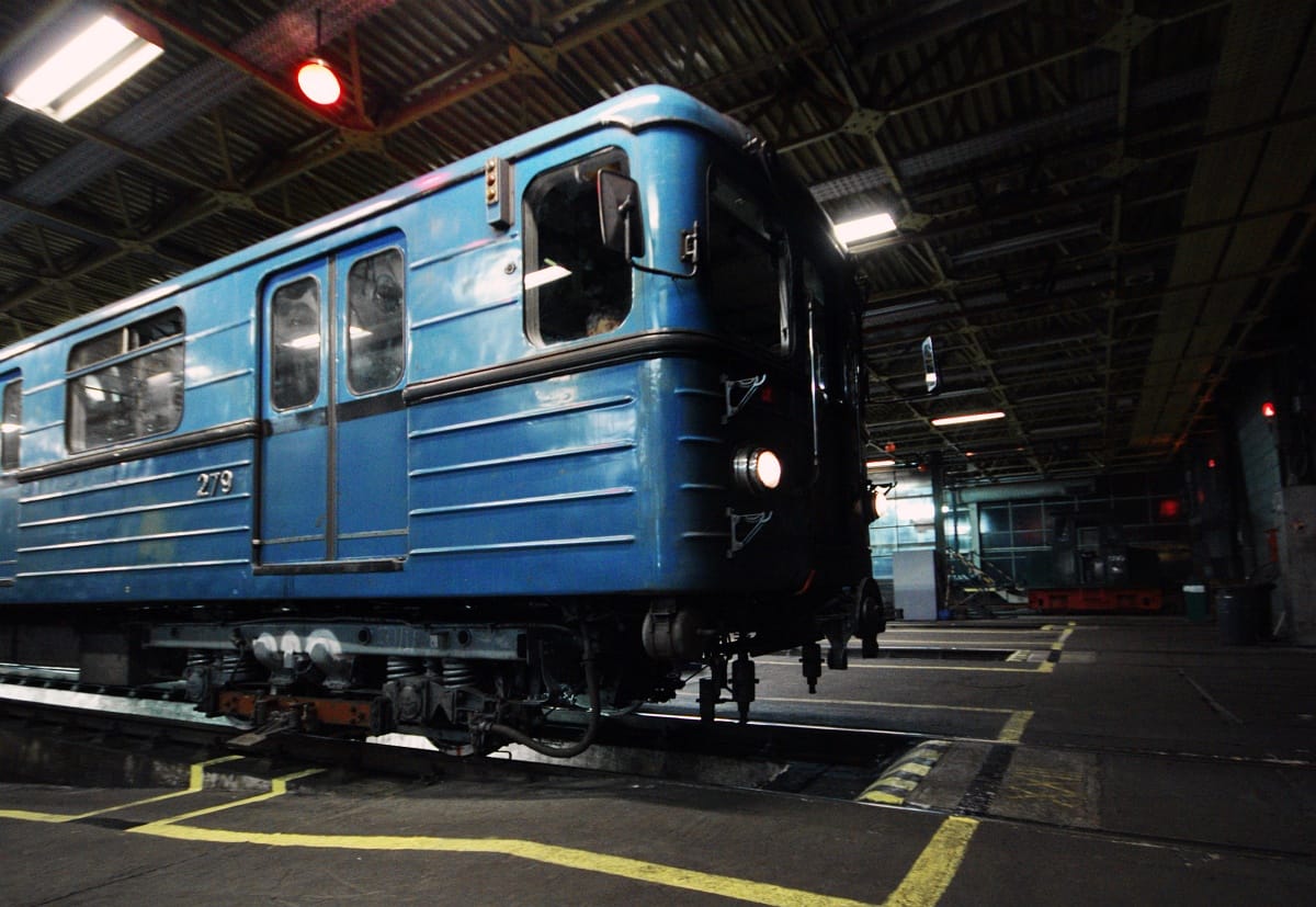 Népszabadság: összeollózhatták a metrókocsi-felújítási tender tervezetét