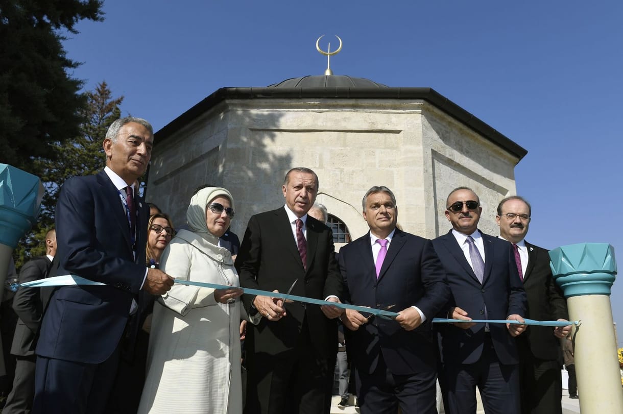 Orbán török oligarchája még jobban beveszi Gül baba türbéjét