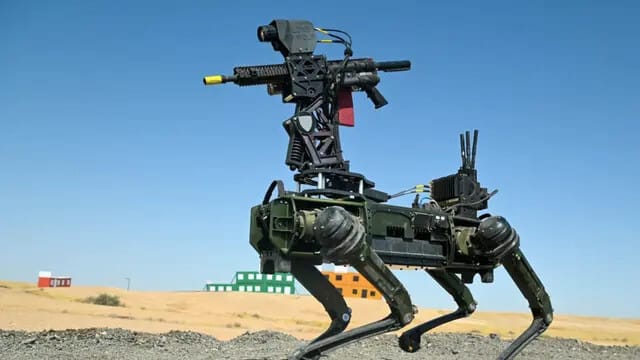 Gépfegyvert szereltek egy robotkutyára, a drónok ellen vetnék be a barátságtalan gépebet