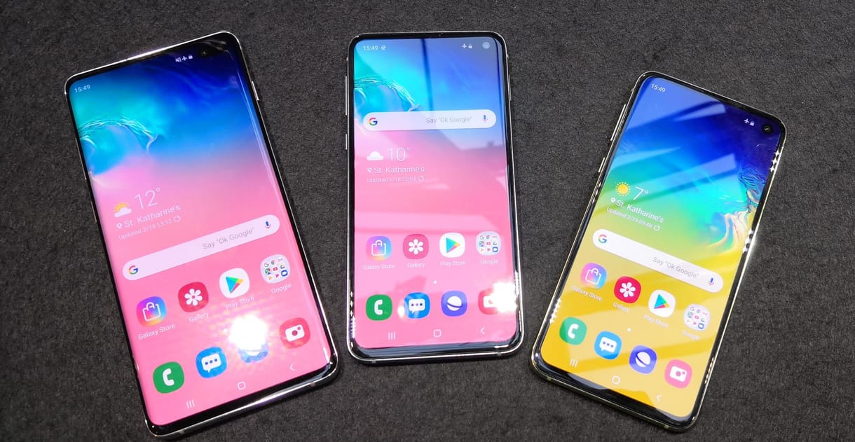 Három csúcstelefonja is van most a Samsungnak, melyiket éri meg megvenni?