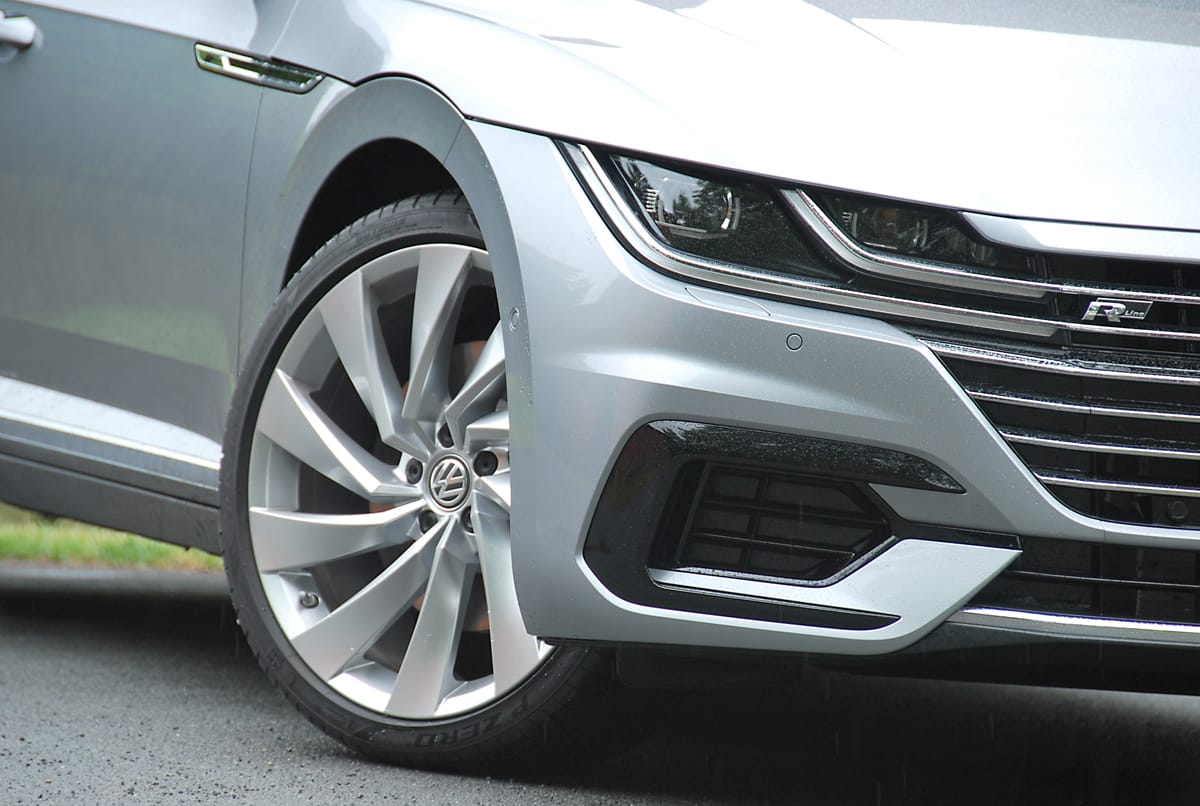 A blokkolásgátló szoftverje miatt a Volkswagen közel 400 ezer autót hív vissza Németországban