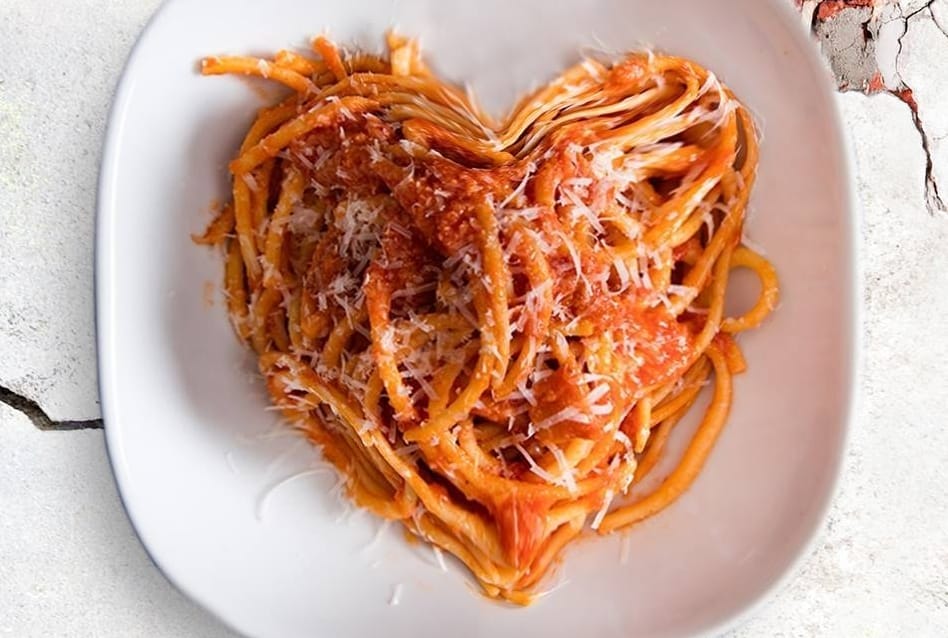 Jamie Oliver is beszállt a földrengés sújtotta Amatrice megsegítésére indított tésztaakcióba