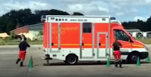 Így lesz vészhelyzet a mentősök versenyéből - videó