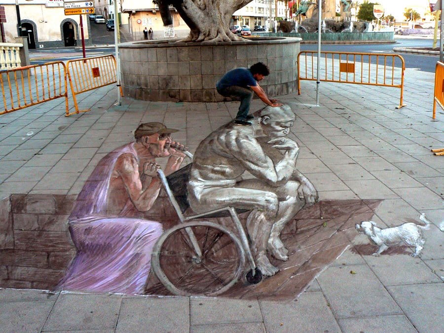 Street art percek: válogatás Eduardo Relero háromdimenziós aszfaltrajzaiból.
