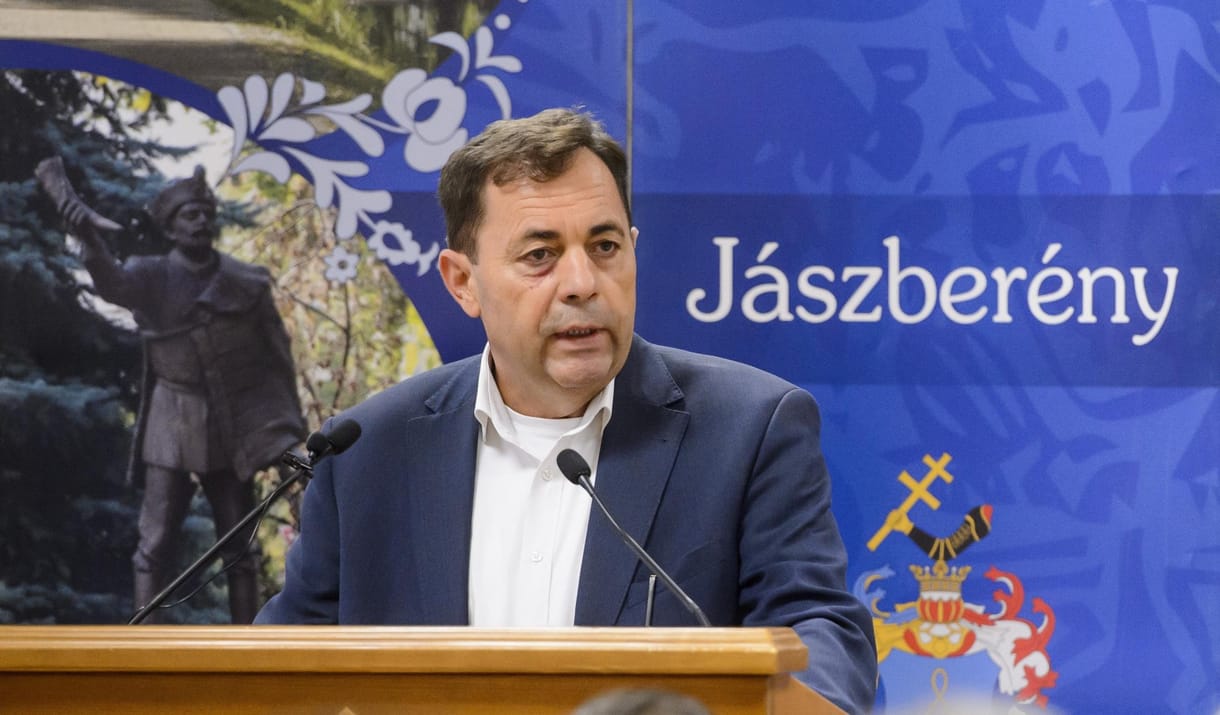 Pócs János szerint Brüsszel rosszabb, mint a kommunizmus, de azért az uniós tízmilliókat felveszi