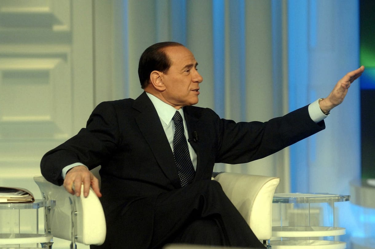 Itt a bejelentés: Berlusconi lezárta az AC Milan eladását