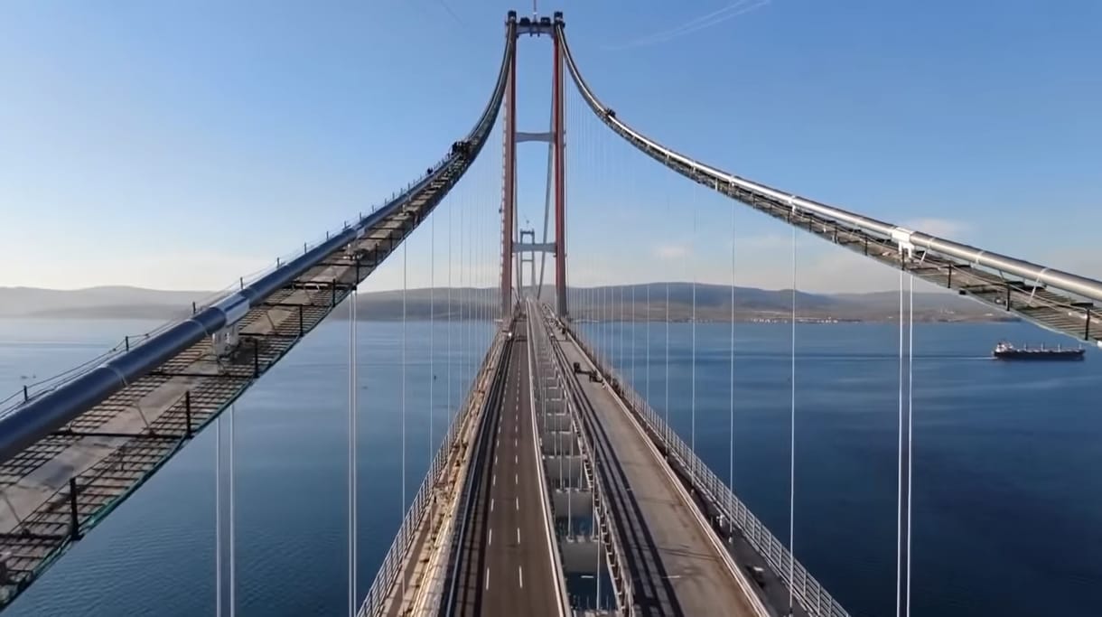 Ez a világ leghosszabb függőhídja, Európát köti össze Ázsiával
