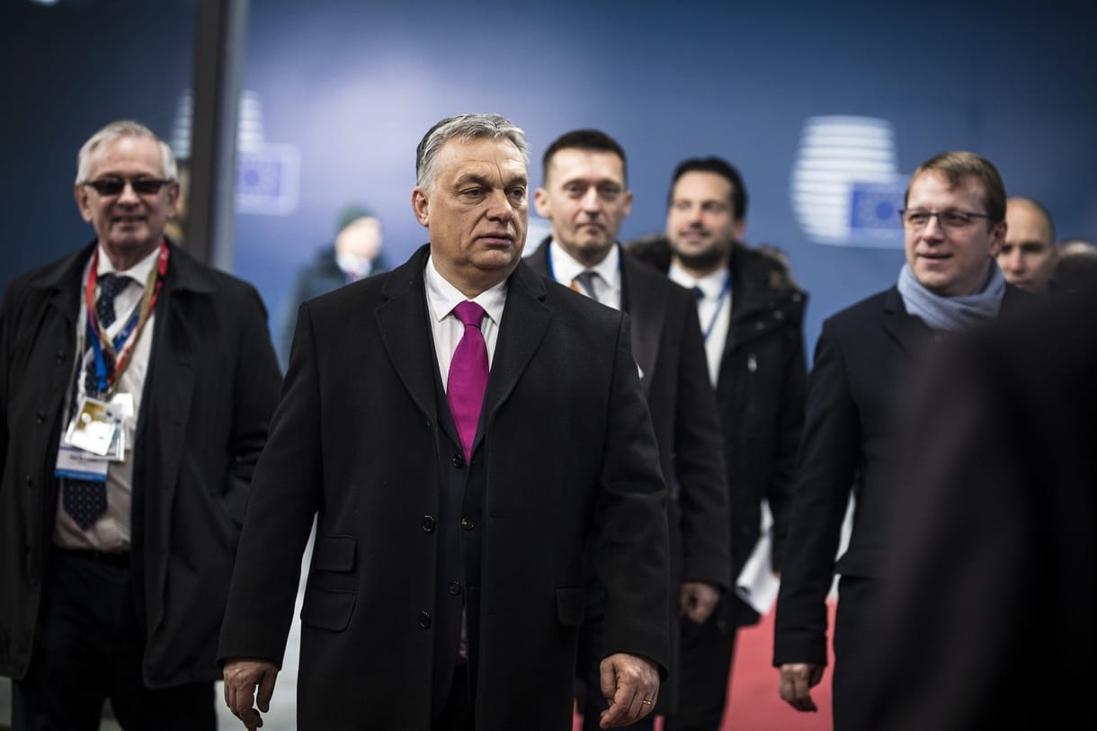 Orbán beszólt az EP-nek és megint benyújtotta a számlát a kerítésért