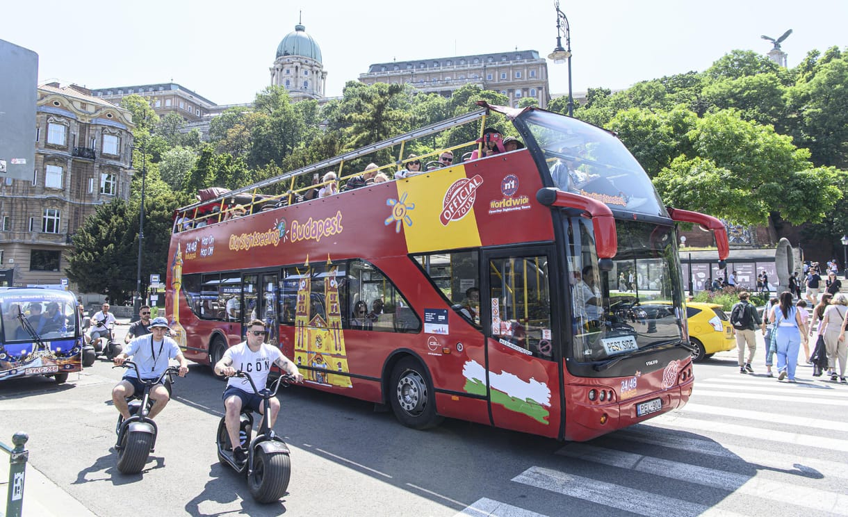 Ezután jobban megéri turistabuszt üzemeltetni Budapesten – Tiborcz ismerősei örülhetnek
