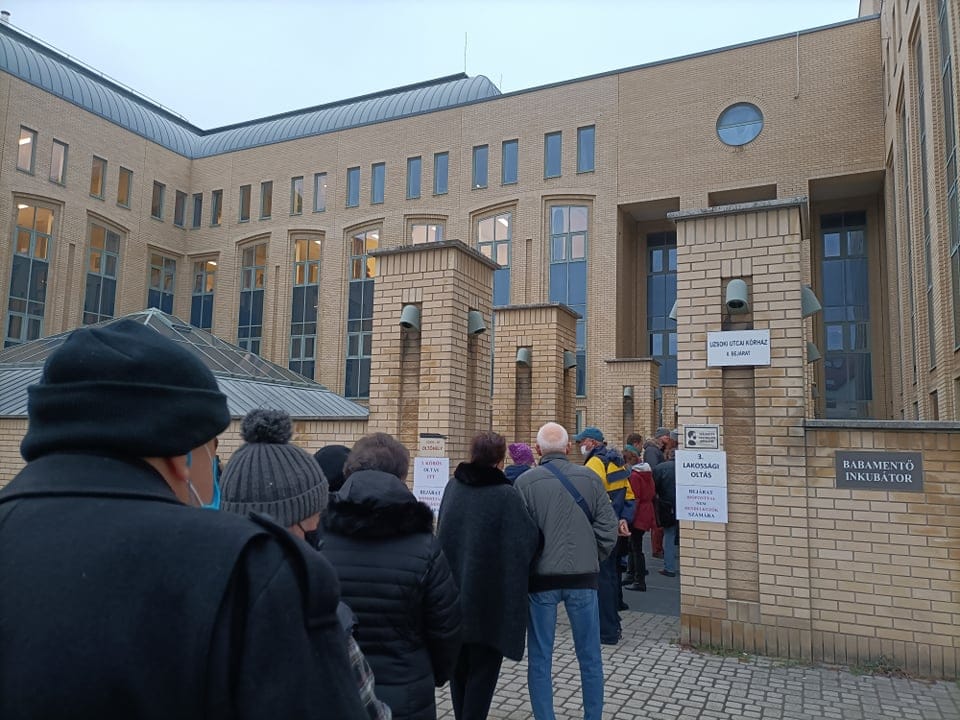 Több száz polgárőr állt szolgálatba az oltópontokon