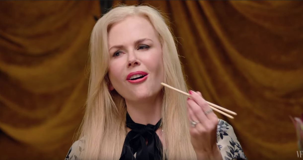 Nicole Kidman úrinő módjára majszolja a nyüzsgő kukacokat – videó
