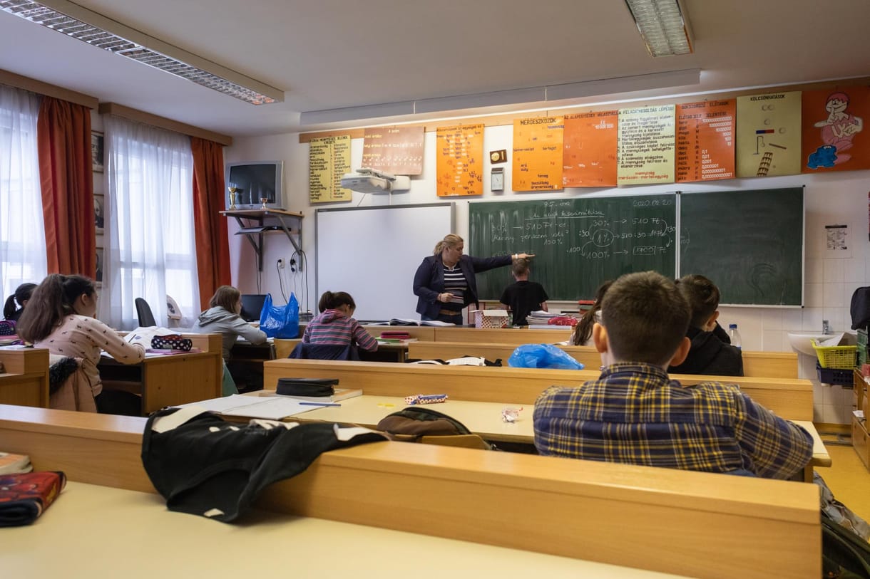 Hó végén kétszer is meggondolom, vegyek-e gyümölcsöt – 160 ezret keres egy tanár az egyik fővárosi elitgimnáziumban