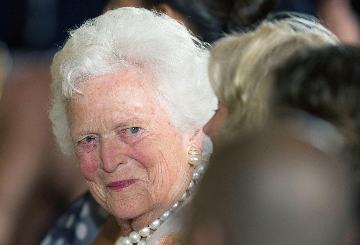 Meghalt Barbara Bush