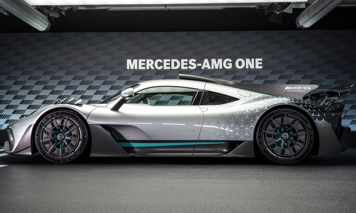 5 motorral és 1063 lóerővel debütált a Mercedes F1 technikás közúti hiperautója