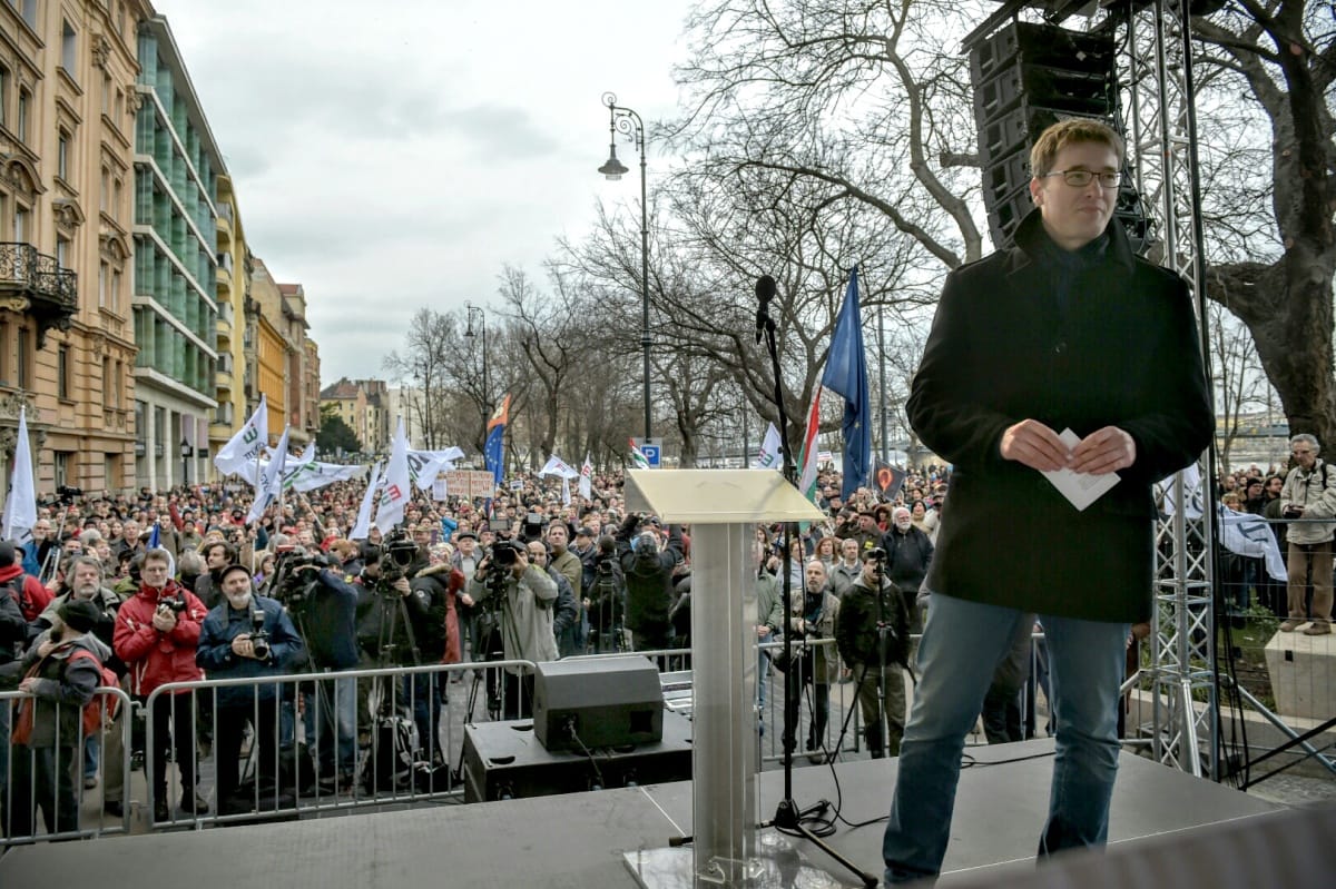 A bíróság szerint nem gond, ha a rendőrség betilt Orbán-ellenes tüntetést