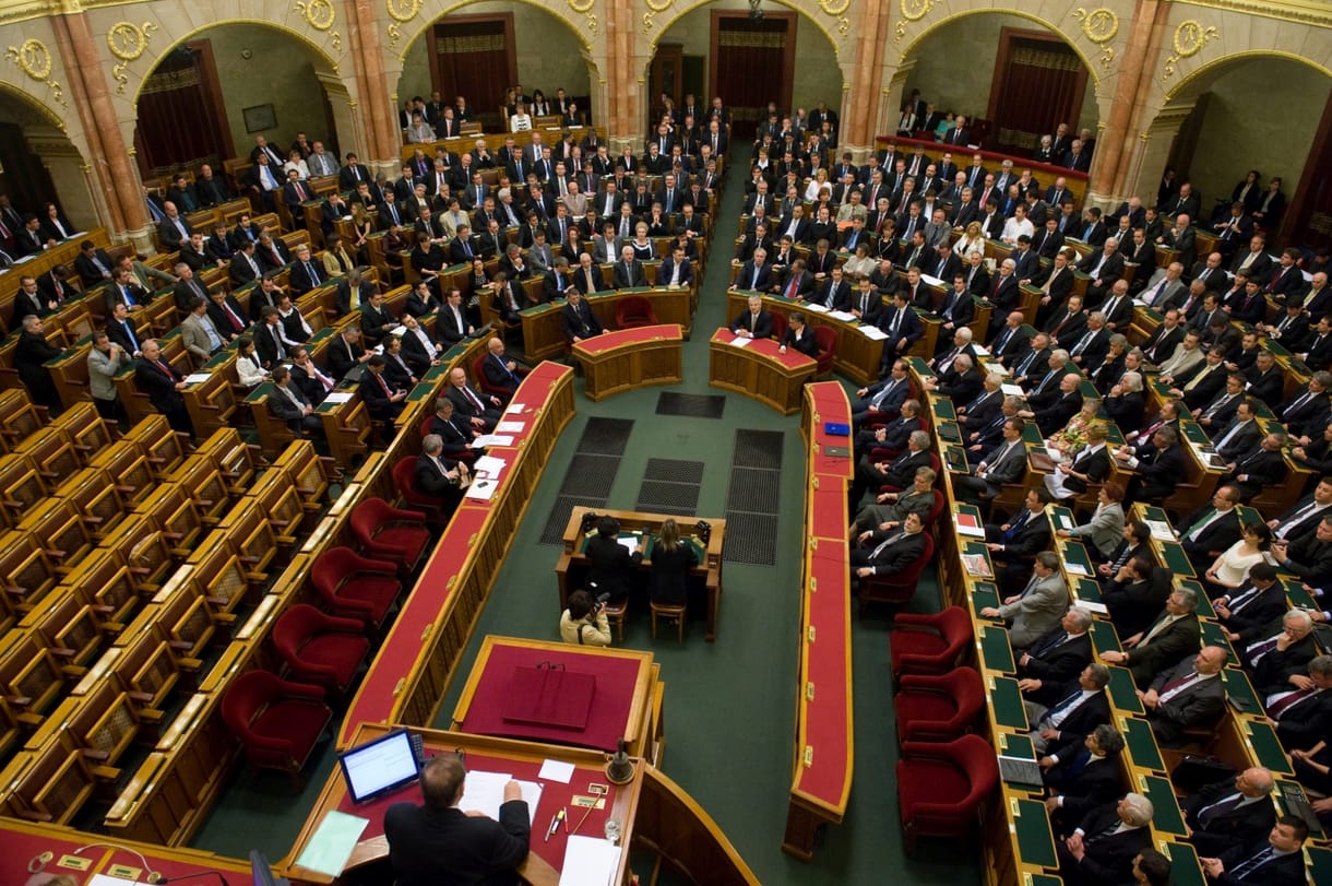 Áder vs. Majtényi: államfőt választ ma a parlament - Szavazzon ön is a hvg.hu-n!