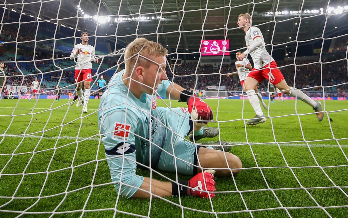 Bundesliga: Gulácsi csapata nyolcat rúgott Szalaiéknak