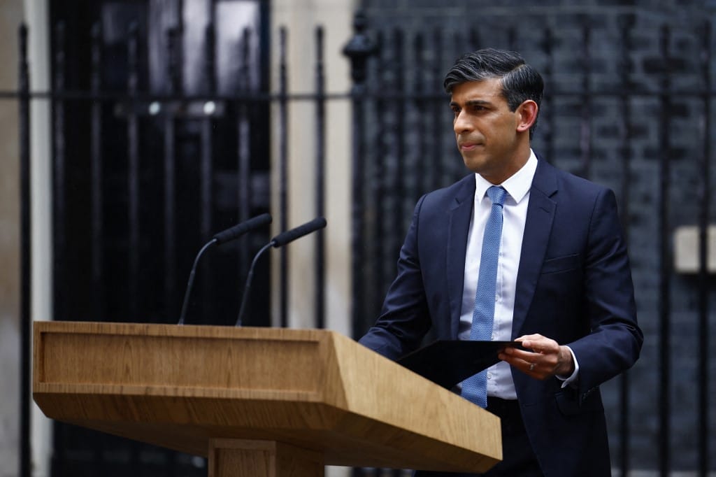 Előrehozott választások jönnek a briteknél, júliusban bukhat a konzervatív kormány