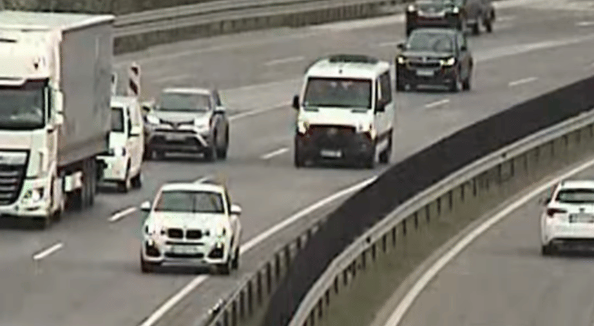 Az M0-s belső sávjában tolatott egy BMW-s - videó