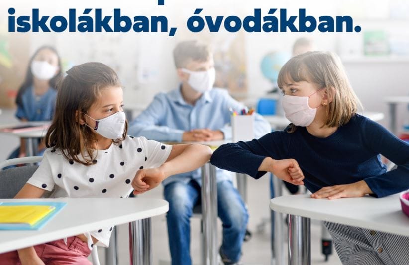 Nem magyar iskolások láthatók a kormány iskolai fertőzésekről szóló plakátján
