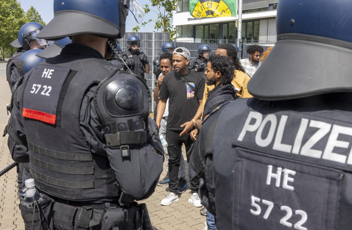 A saját kormányuk ellen tüntető eritreai menekültek csaptak össze Németországban a rendőrökkel