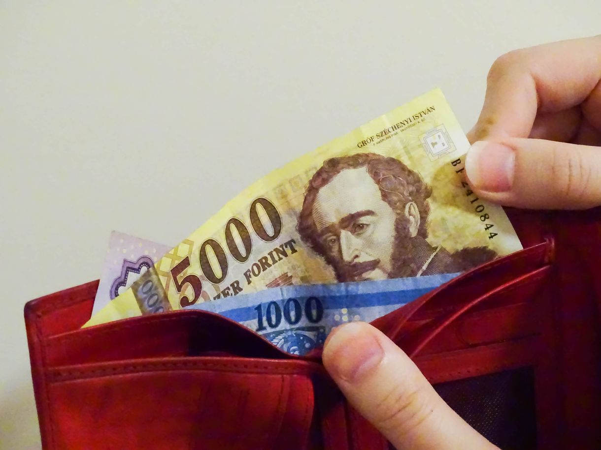 Ez történt: Bevezették, hogy bankkártya nélkül is lehessen készpénzt felvenni, itt vannak a magyarok számai