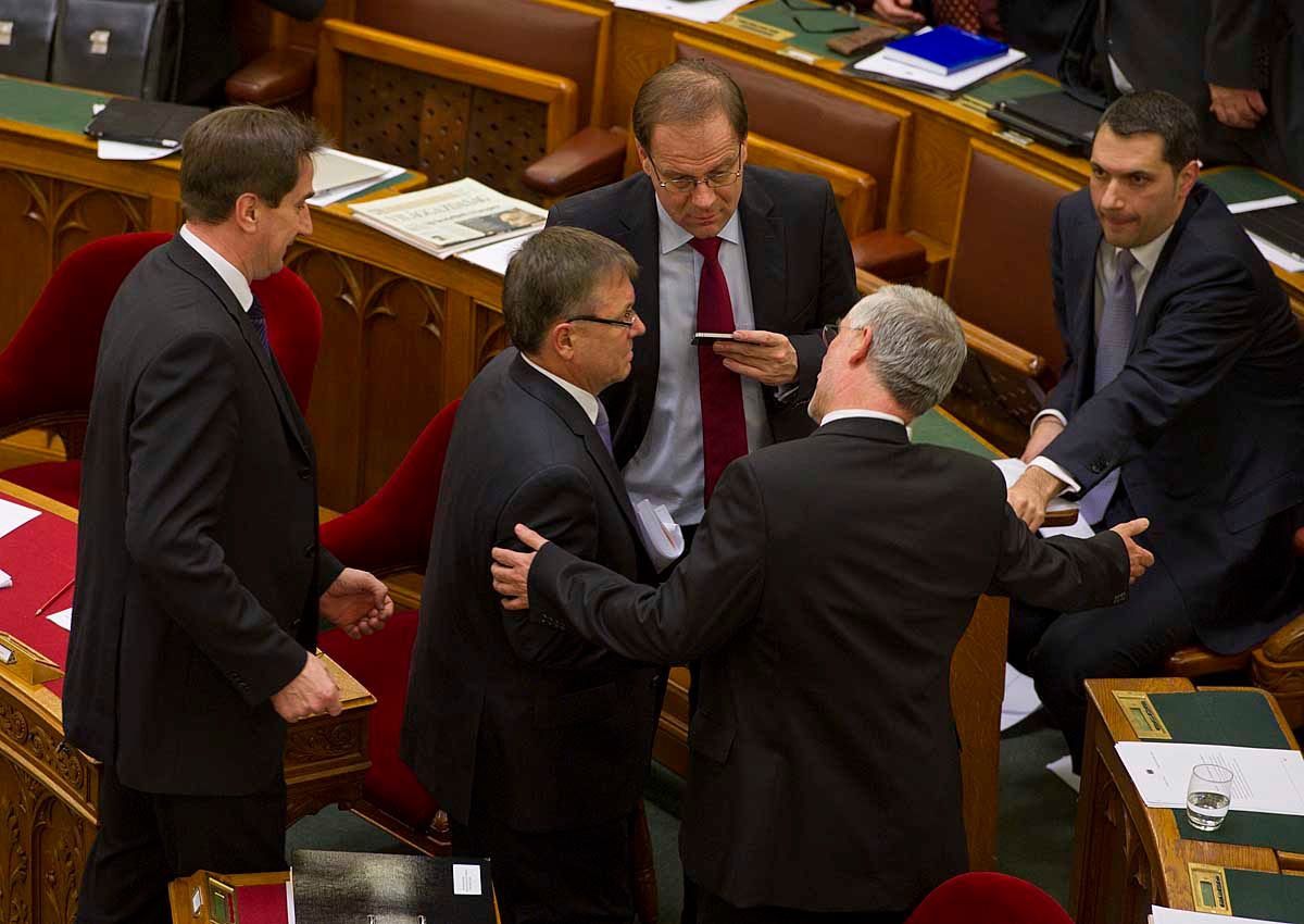 Nem kívánságműsor, kit küld az IMF