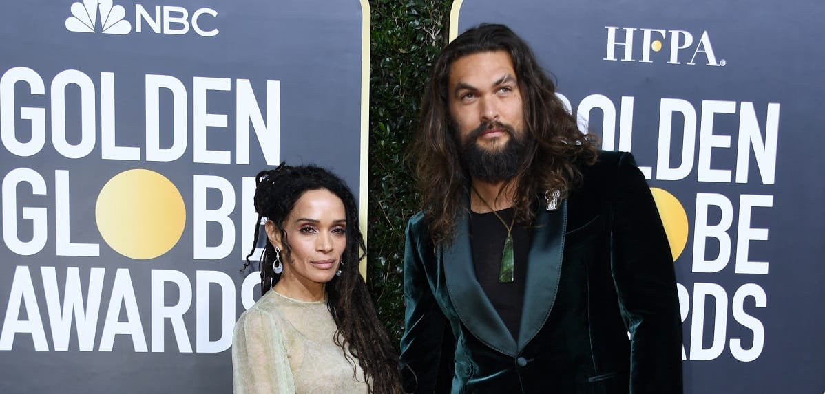 Jason Momoa egyedi kiegészítővel jelent meg a Golden Globe díjátadóján