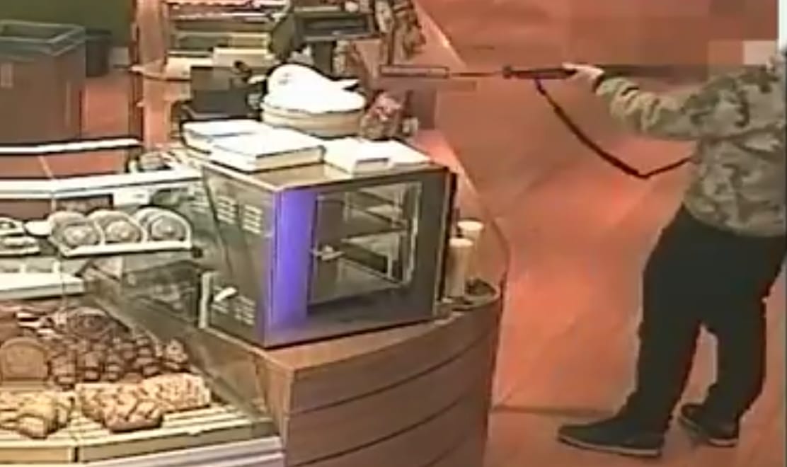 Búcsúlevelet hagyott a négy benzinkutat kirabló fiatal - videó a rablásról