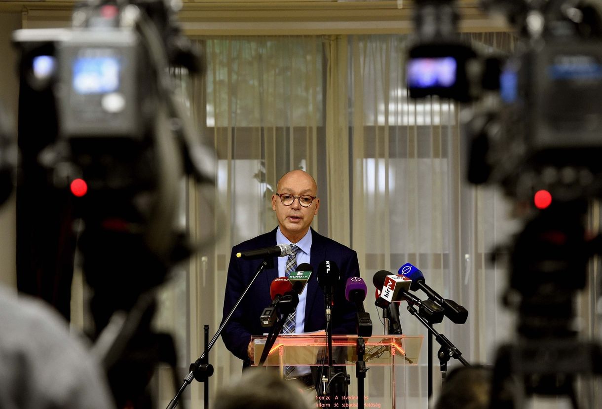 Jogellenesen kezel adatokat a Szcientológia Egyház