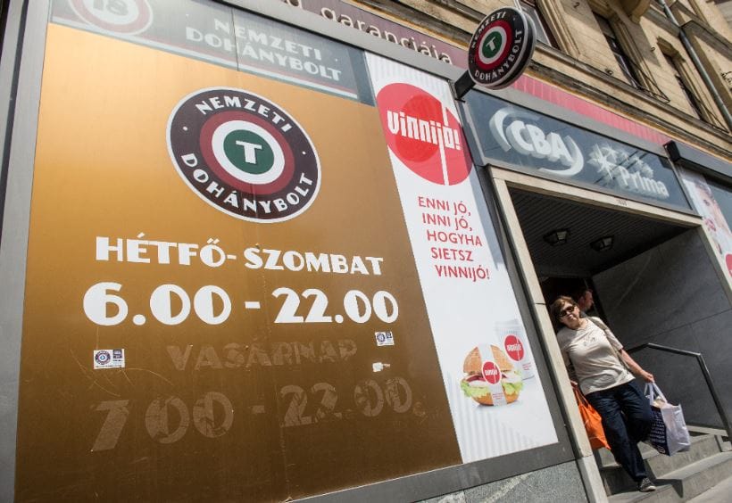 Nyitásra érkezett, hogy kirabolja a dohányboltot