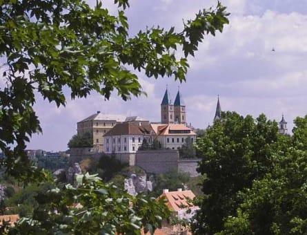 750 millió forintos támogatásból újul meg a veszprémi vár