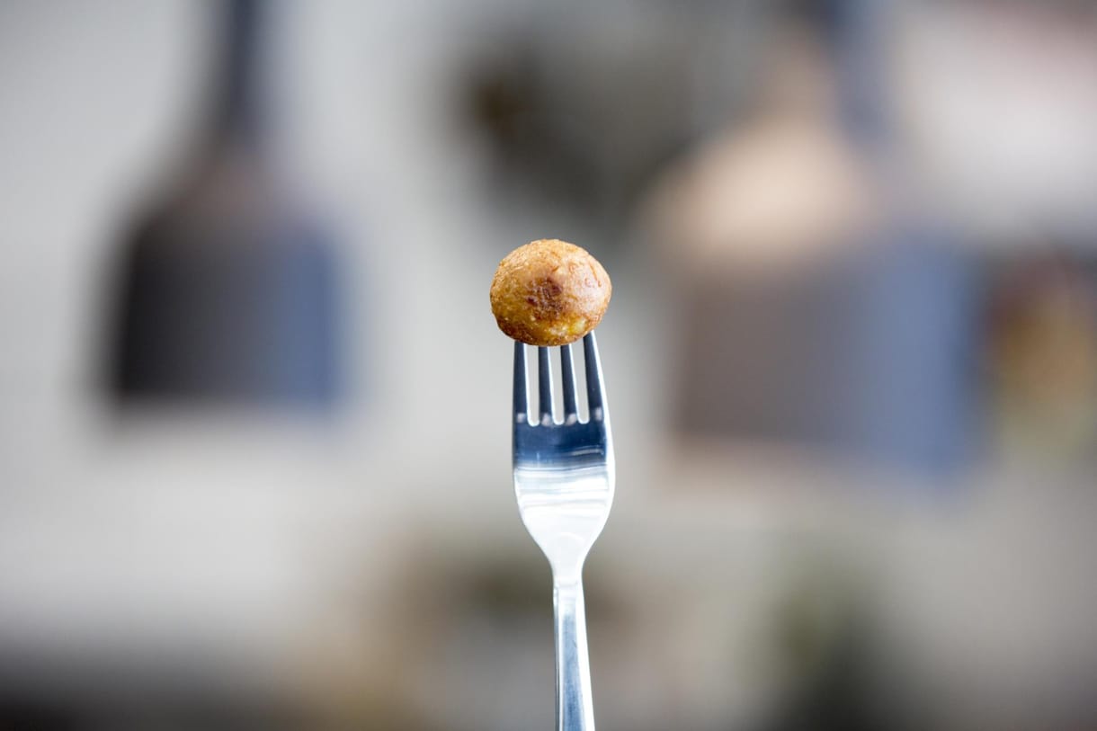 Műanyagszemétből készült termékekkel és húsmentes húsgolyóval jön az IKEA