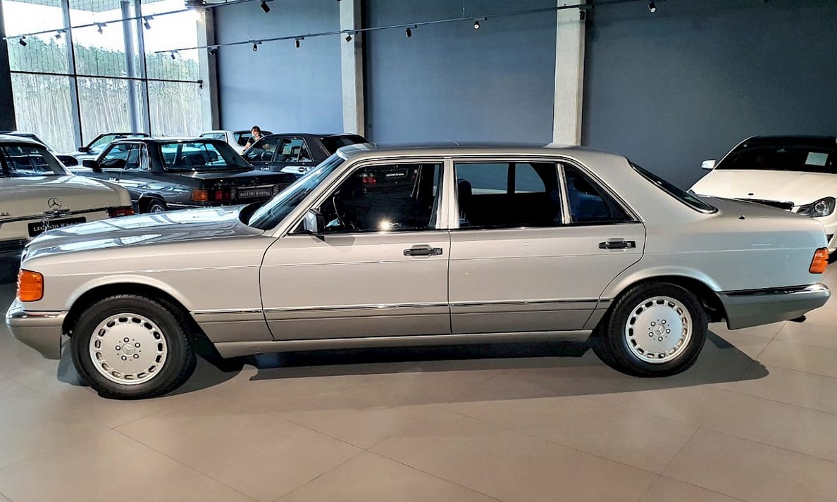 Sokan elfogadnák a Mikulástól ezt az alig használt 30 éves Mercedes 560 SEL-t