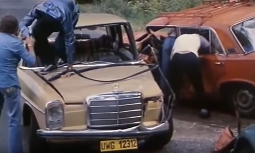 Tudta, hogy valódi volt az autós baleset Bujtor híres balatoni filmjében?