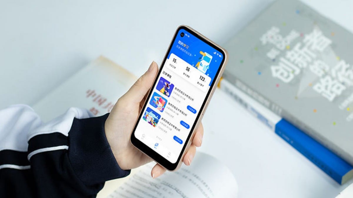 Rengeteg ember álomtelefonja lehet: androidos, és nem akkora batár nagy, mint a többi