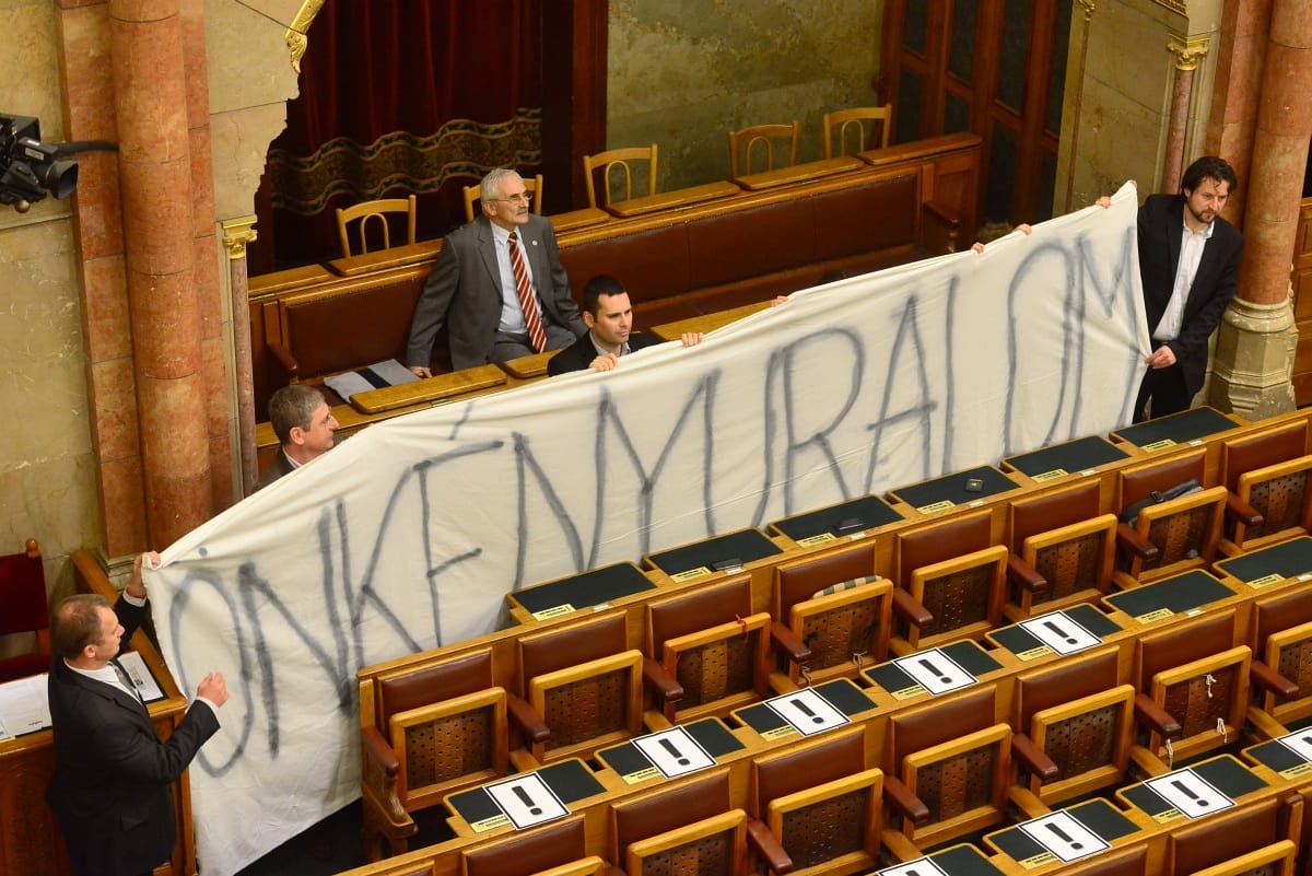 Fotó: Gyurcsányék önkényuralma a Parlamentben