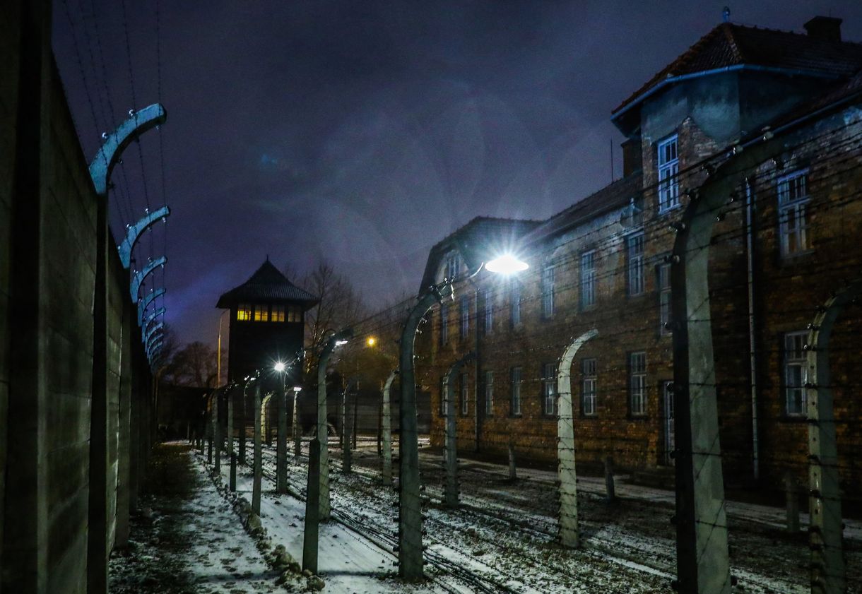 Németországban jogerősen elítélték egy náci koncentrációs tábor most 99 éves volt titkárnőjét