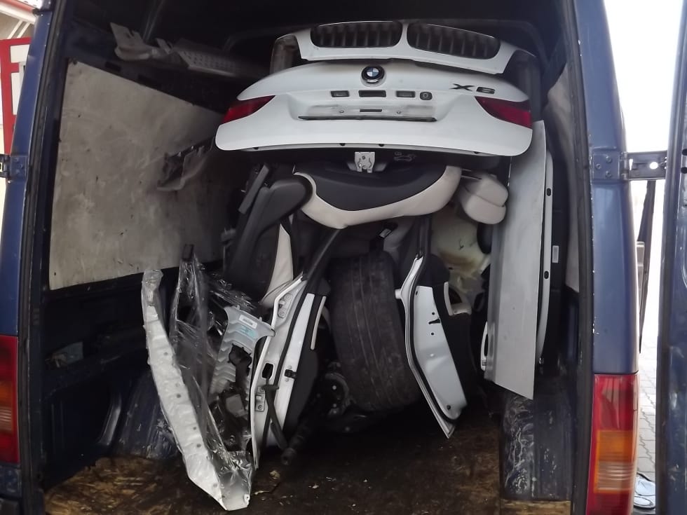 Ritkán lehet így látni egy BMW X6-ost - fotó 