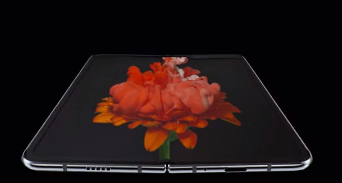 Bombameglepetéssel jöhet februárban a Samsung új telefonja