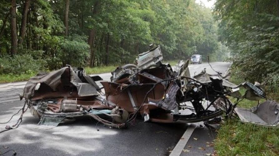 Ilyen roncskupac marad egy idős gyorshajtó Ferrari Californiája után
