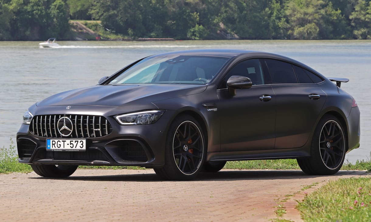 Őrült zöld rendszámos: 800+ lóerővel támadhat a hibrid Mercedes-AMG GT 73