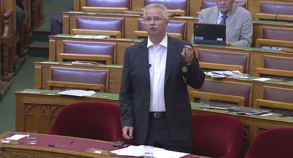 Trócsányi ügyvédi irodája védi az államot három kaszinóperben