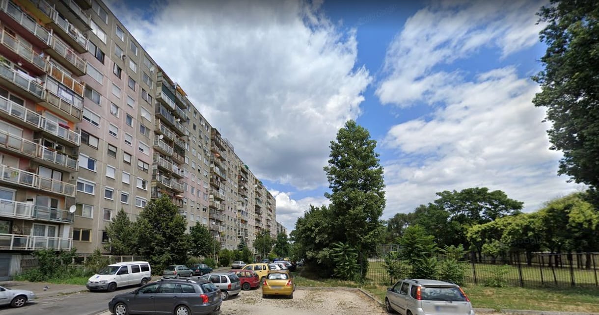 Kizuhant egy nő a tizedikről a Havanna-lakótelepen