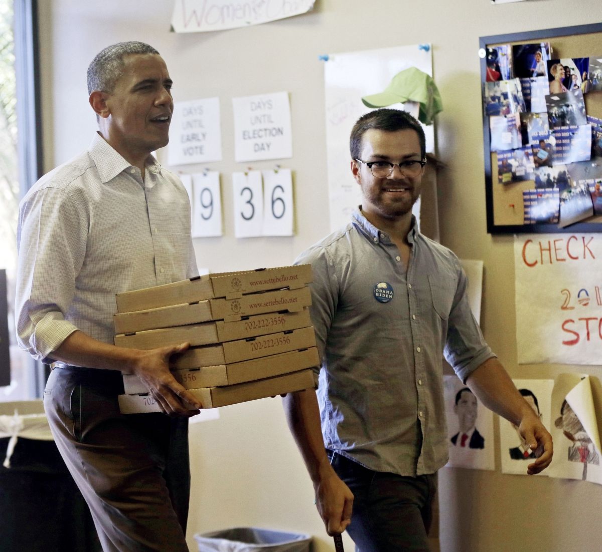 Fotó: Obama pizzásfiúnak állt